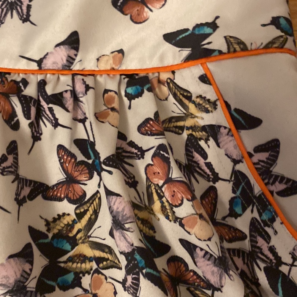 ❤️💙HOST PICK💙❤️ Ted Baker mini skirt - Ivory with butterflies. US 12 / TB4. - Picture 4 of 9